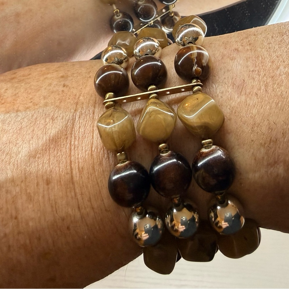 Chic Multi-Tone Beaded Bracelet - image 1